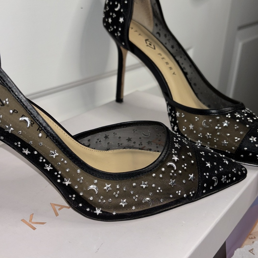 Heels - Picture 2 of 3
